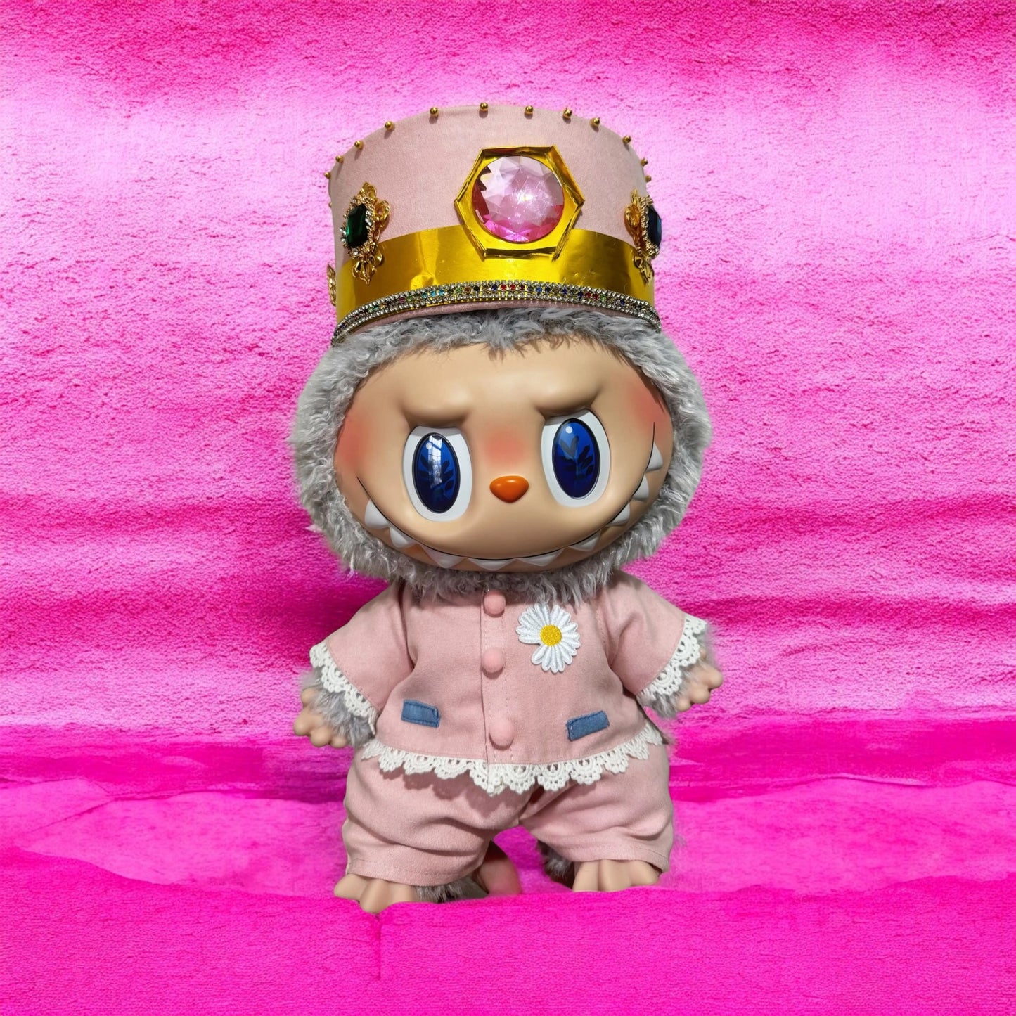 Transform your labubu into the ultimate fashion icon with the Pink G Dragon Look costume style! Add some serious style to your collection with this handmand outfit, inspired by the legendary G Dragon. Fits labubu versions 1, 2, and 3. Ships worldwide with fast shipping. Labubu figure not included., Pink-Crown-G-Dragon-costume_style_-_Handmand_Labubu_Doll_Outfit