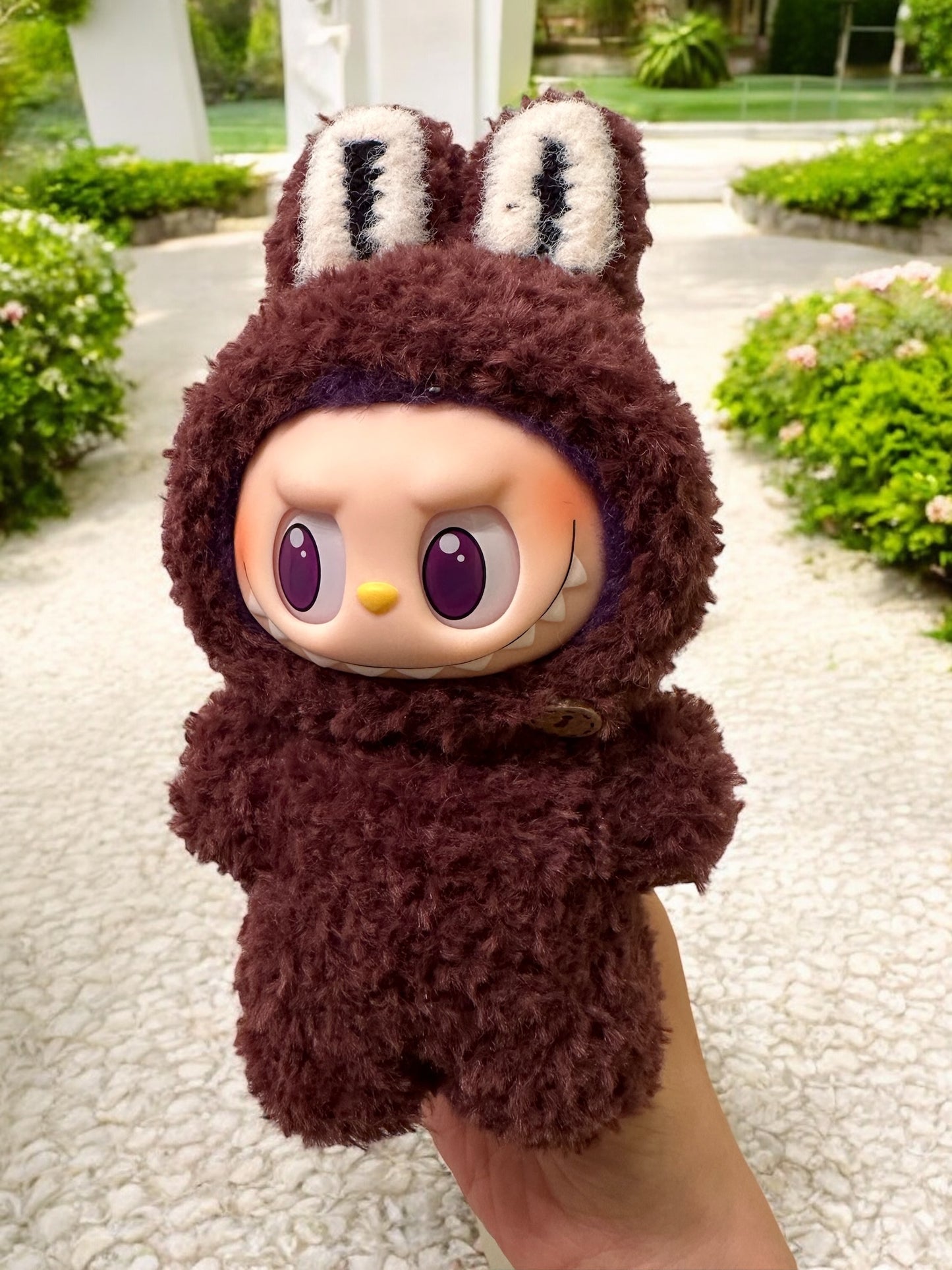 Get your labubu figure ready for an adventure with this unique Brown Dinosaur Zimomo style outfit. Designed to fit versions 1, 2, and 3, this handmand outfit ships worldwide for fast delivery. (Labubu figure not included.) Roar-some fun for any collection! Brown Dinosaur Zimomo style - Handmand Labubu Doll Outfit